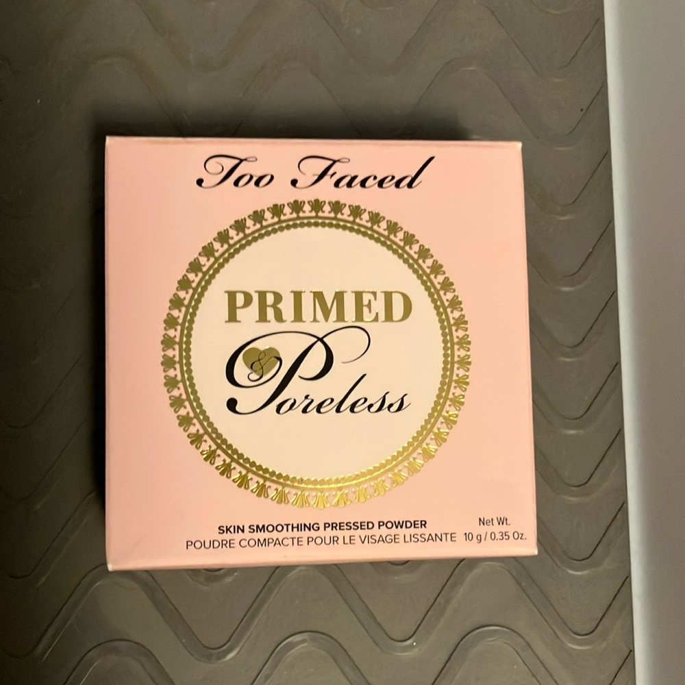 Too Faced Primed & Poreless Skin Smoothing Pressed Powder